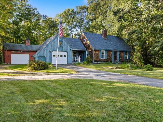 House for sale in Derry, Rockingham County