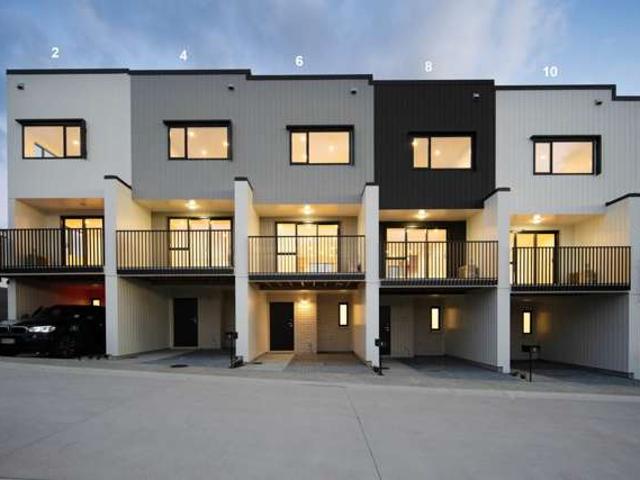 Townhouse for sale in Paremoremo, Oroua County