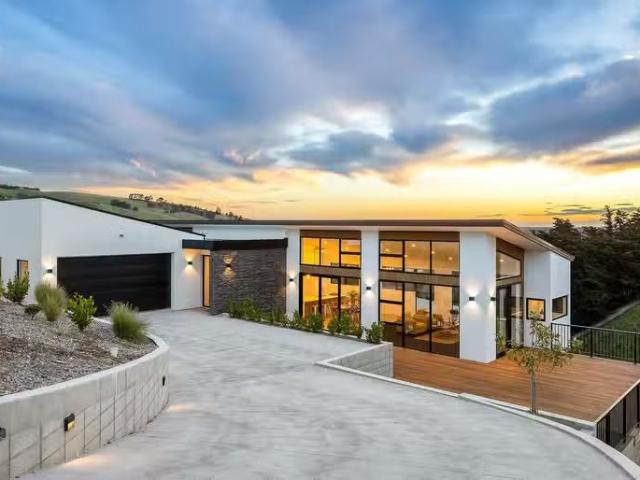 House for sale in Chaslands, Canterbury