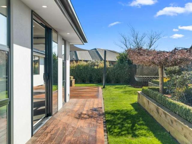 House for sale in Chaslands, Canterbury