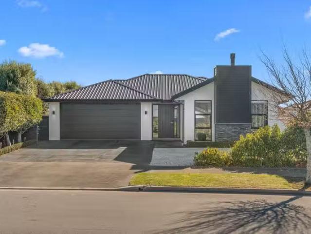 House for sale in Chaslands, Canterbury