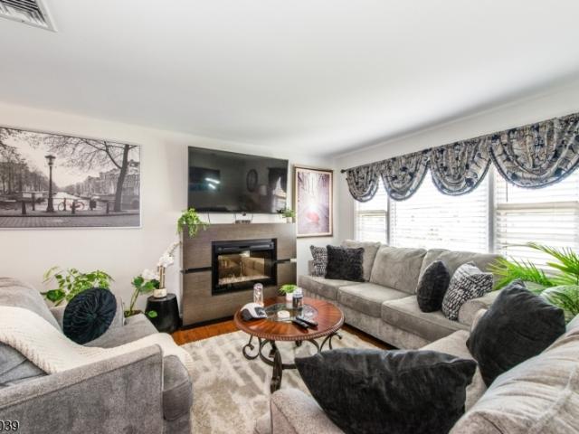 House for sale in Fairfield, New Jersey