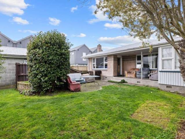 House for sale in Chaslands, Canterbury