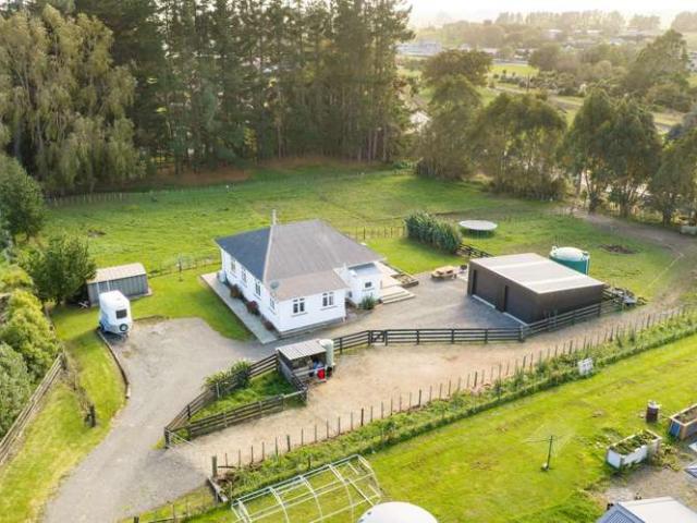 Property for sale in Halcombe