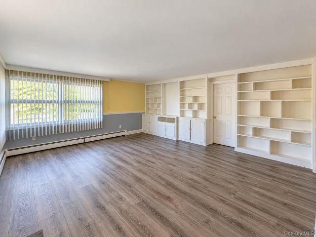 House for sale in Sound Beach, Town of Brookhaven