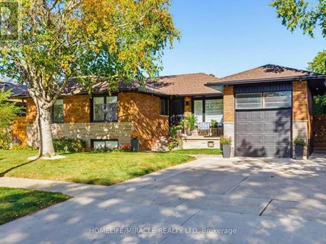 House for sale in Etobicoke Centre, Toronto