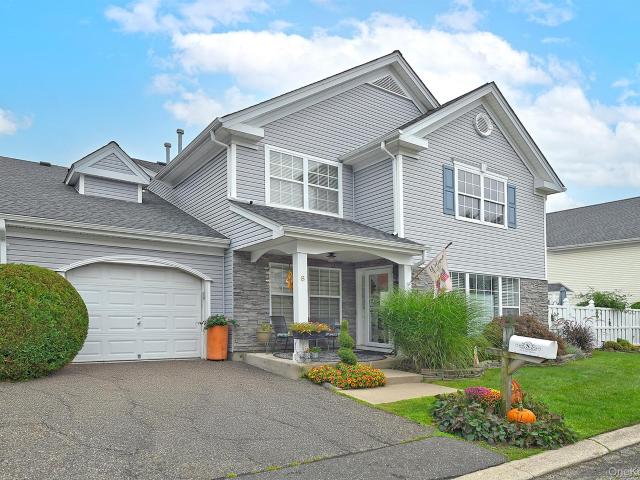 Condo for sale in Middle Island, Town of Brookhaven