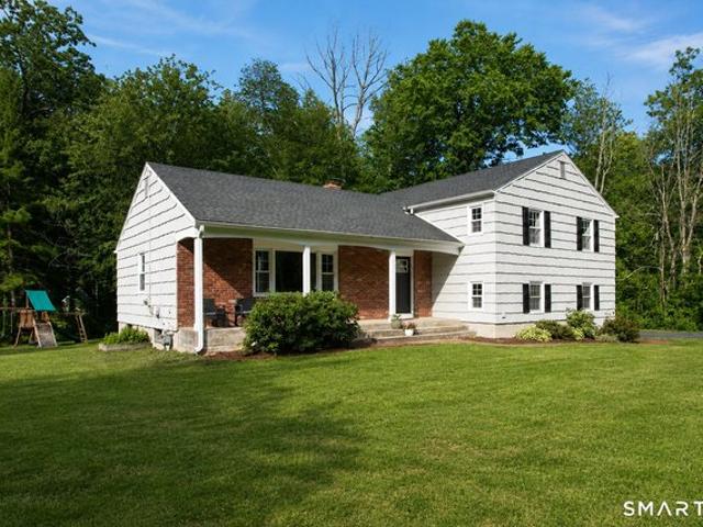 House for sale in Simsbury, Connecticut