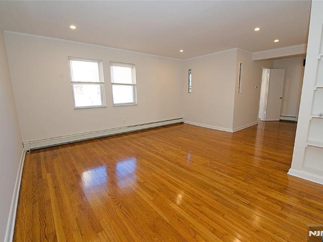 Condo for sale in Edgewater, New Jersey