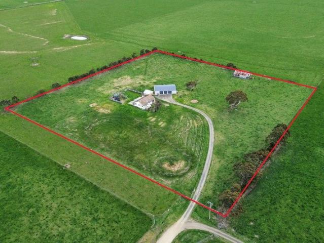Cottage for sale in Yarram, Victoria