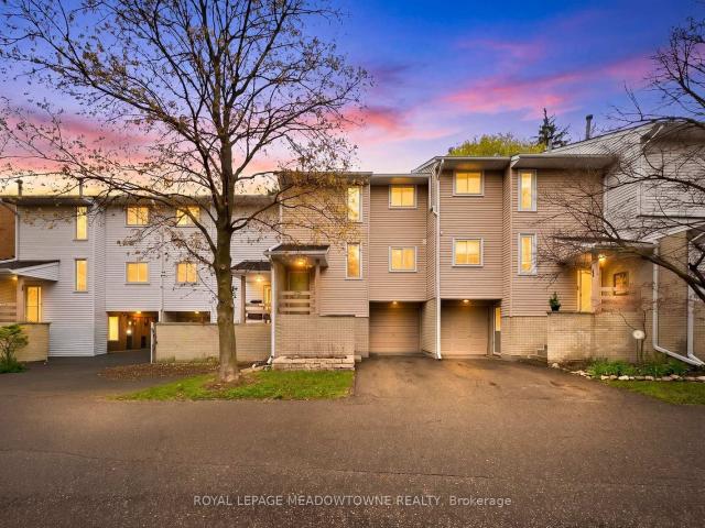 Condo for sale in Georgetown, Ontario