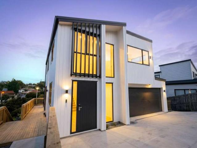 House for sale in Oratia