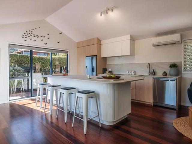 House for sale in Surfdale, Waiheke