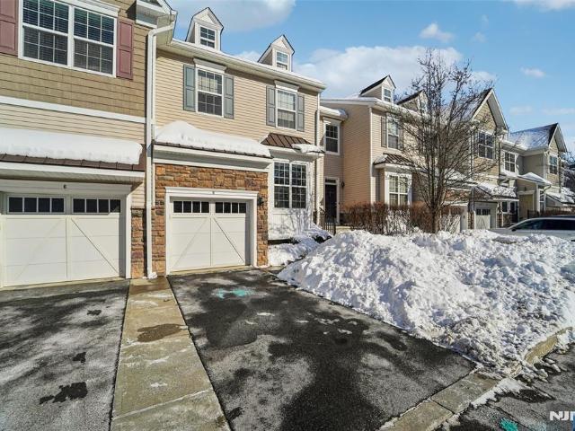 Townhouse for sale in Waldwick, New Jersey