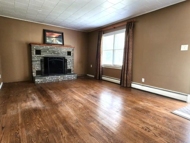 House for sale in Branchville
