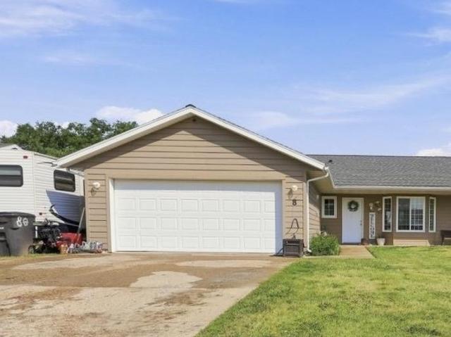 Townhouse for sale in Stanley, North Dakota