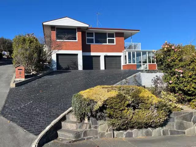 House for sale in Chaslands, Canterbury