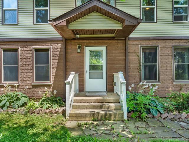 House for sale in Coatesville, Indiana