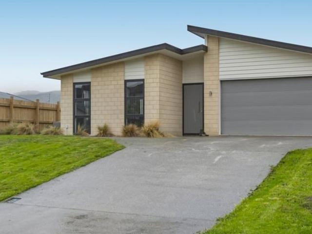 House for rent in Pisa Moorings, Cromwell Community
