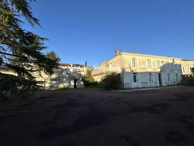 Maison vente à Saint-Jean-d'Angély, Vervant