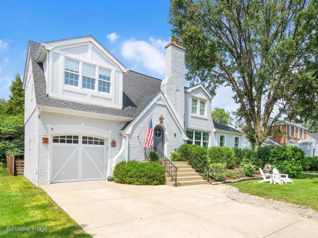 House for sale in Clarendon Hills, Illinois