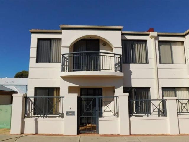 Townhouse for rent in Perth, Moore
