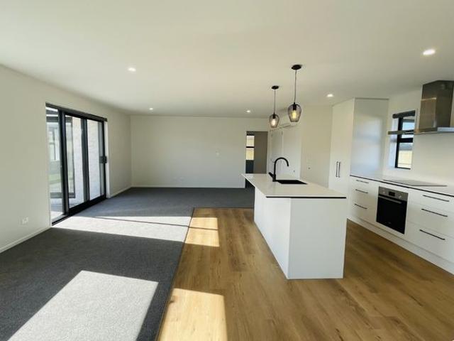 House for rent in Chaslands, Canterbury