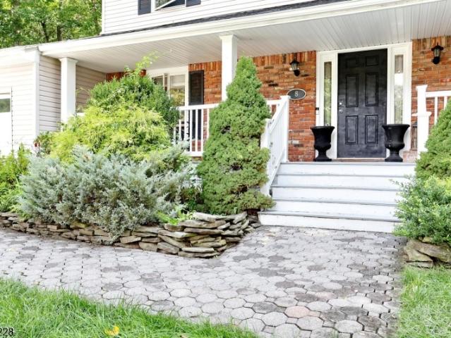 House for sale in Erskine, Ringwood