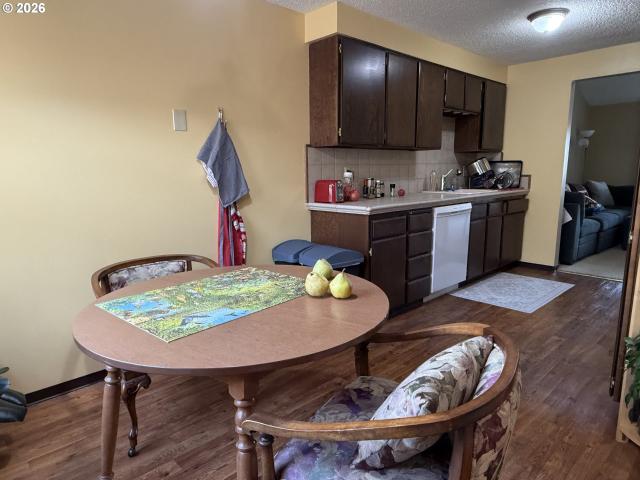 Condo for sale in Roseburg, Douglas County