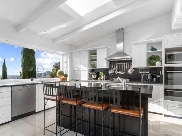 House for sale in Chaslands, Canterbury