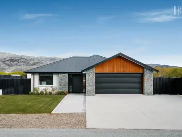 House for sale in Otakou