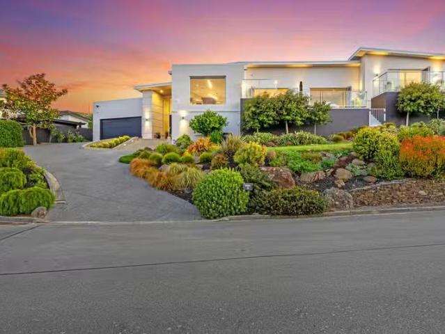 House for sale in Chaslands, Canterbury