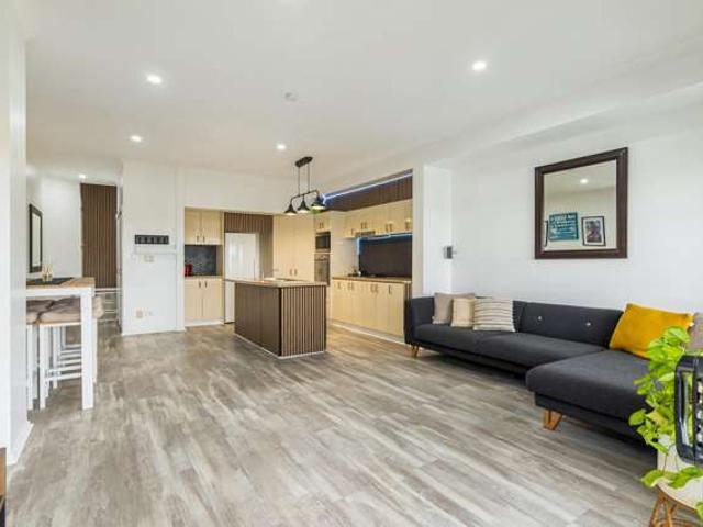 Townhouse for sale in Whangaparaoa