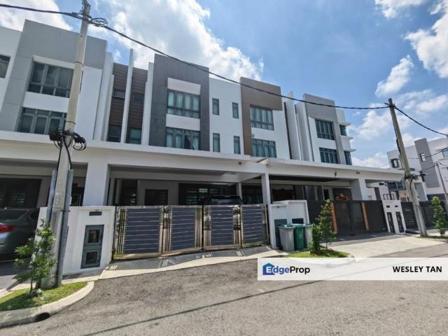 House for sale in Malaka