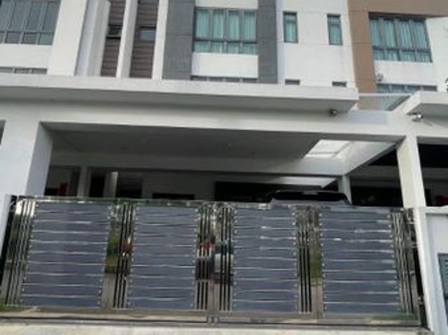 House for sale in Malaka