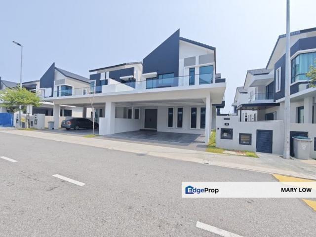 House for sale in Malaka