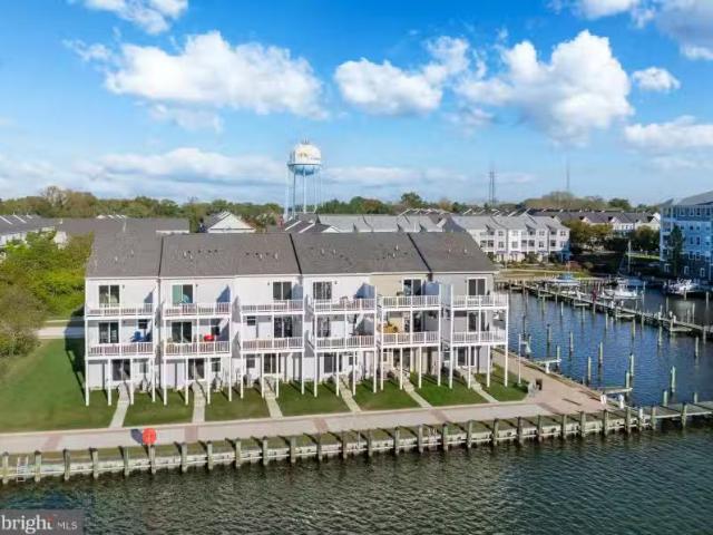 Condo for sale in Cambridge Condo for sale in Cambridge
