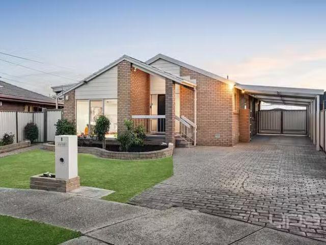 House for rent in Gladstone Park, Victoria