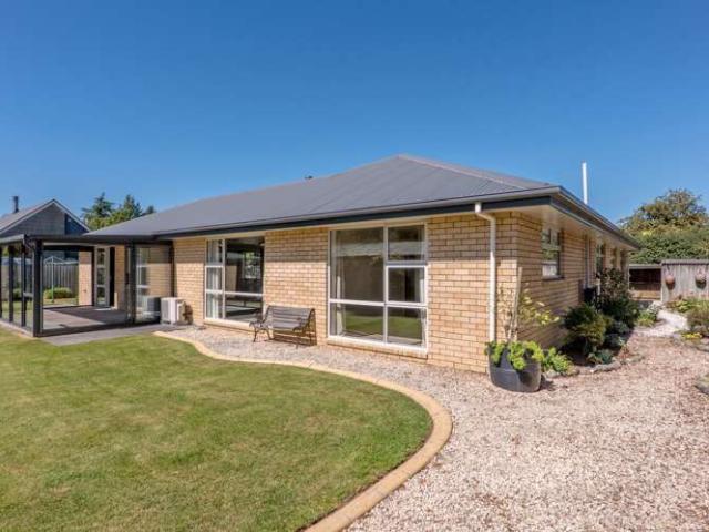 House for sale in Charing Cross, Canterbury