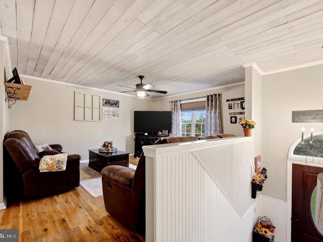 House for sale in Paw Paw, Hampshire County