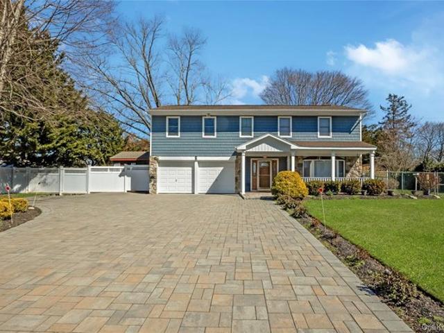 House for sale in Huntington, New York