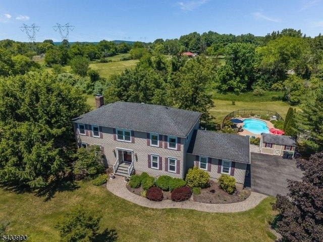 House for sale in Neshanic Station, New Jersey