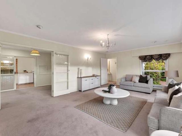 House for sale in Chaslands, Canterbury
