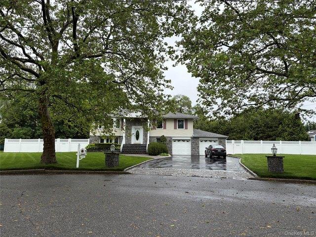 House for sale in Huntington, New York