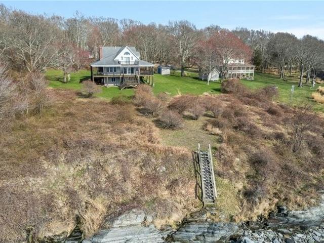 House for sale in Portsmouth, Rhode Island
