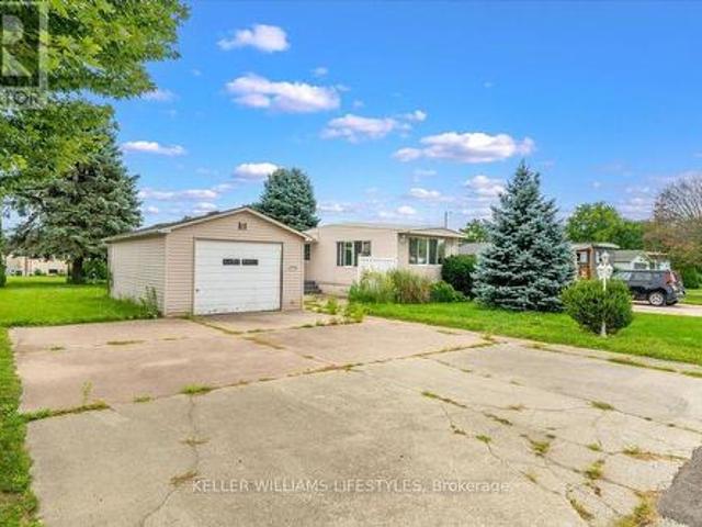 House for sale in Strathroy-caradoc, Ontario