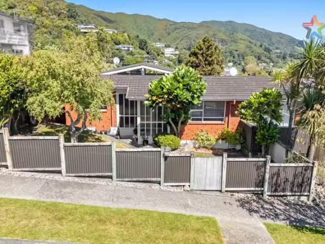 House for sale in Days Bay, Wellington