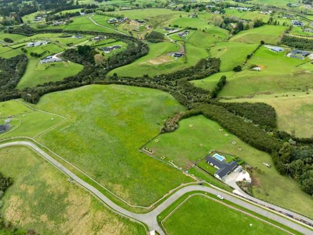 Property for sale in Awhitu
