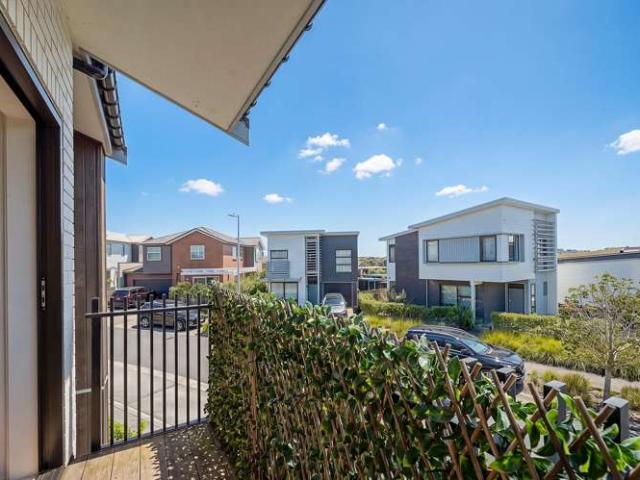 Townhouse for sale in Paremoremo, Oroua County