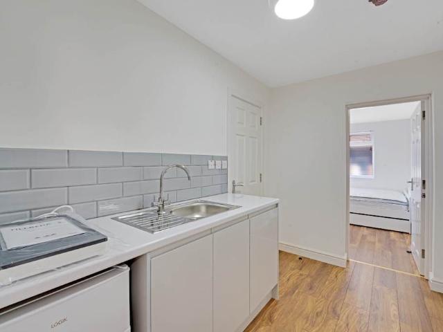 Studio for rent in London Borough of Ealing, Greenford